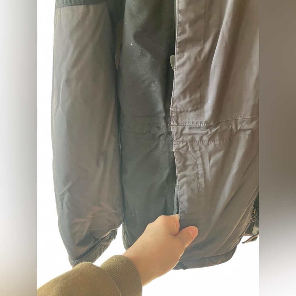 L.L. Bean Men’s Rugged Ridge parka - Picture 4 of 8